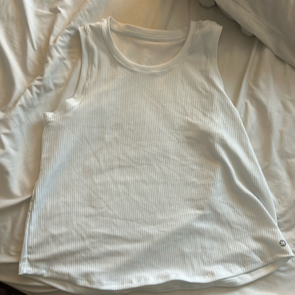 White size L ribbed spandex workout tank top